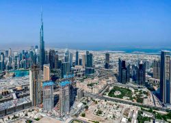 Dubai, grattacieli sul mare